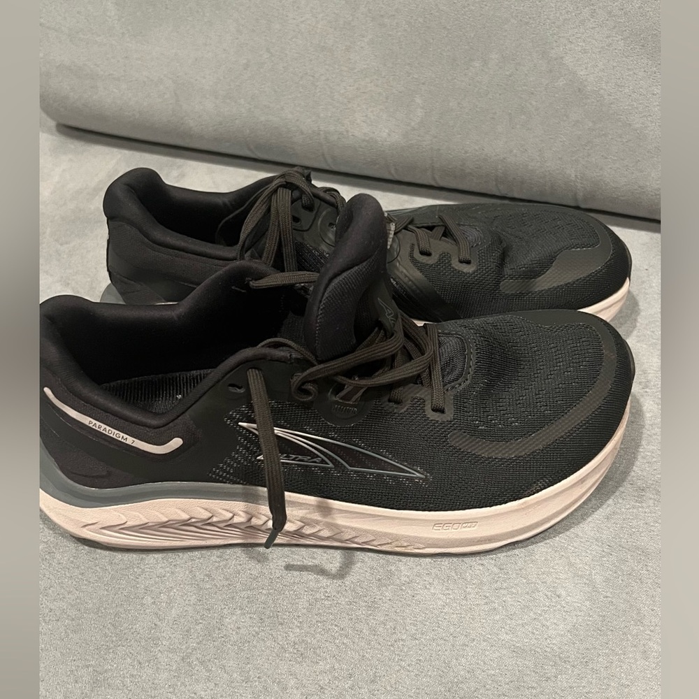 Altra Paradigm 7 Black/Gray Running Shoes